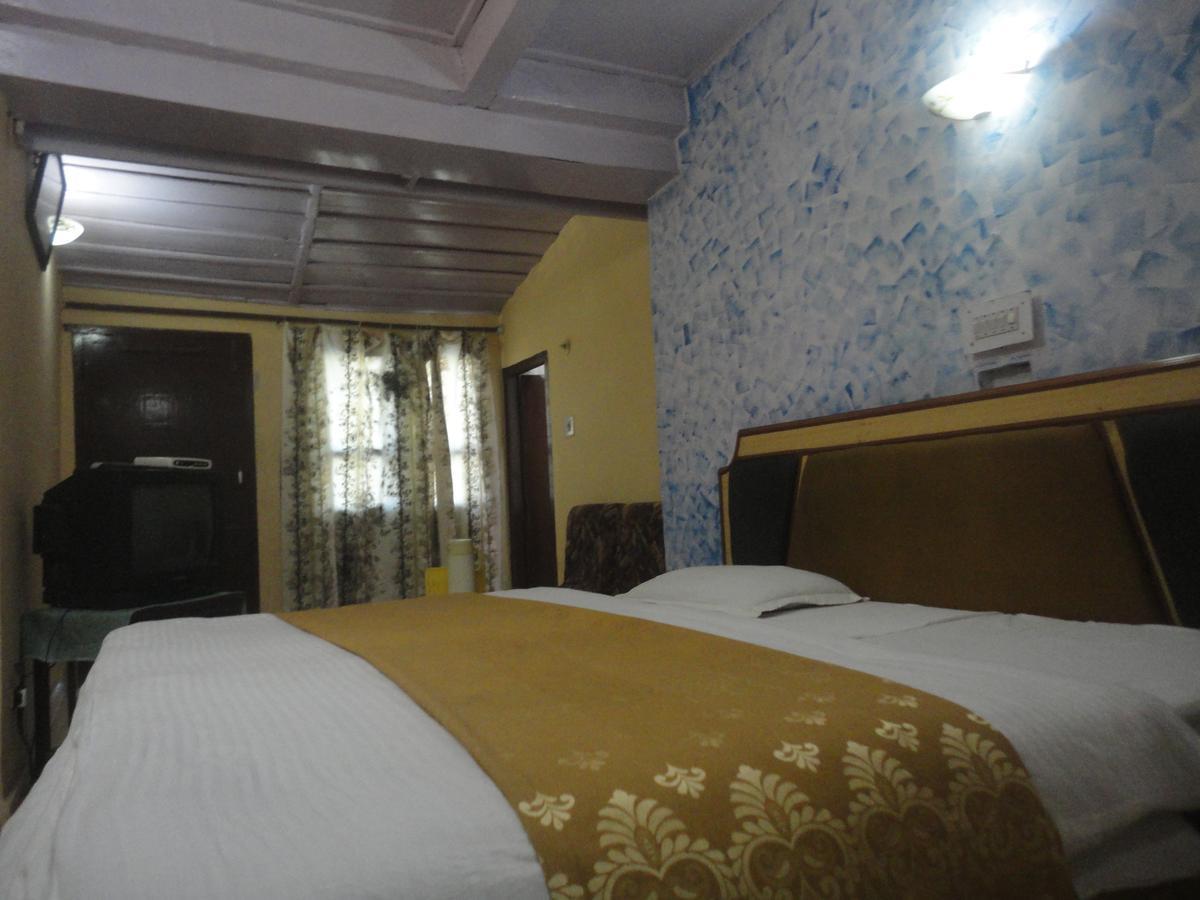 Hotel Walnut Grove Masuri Exterior foto