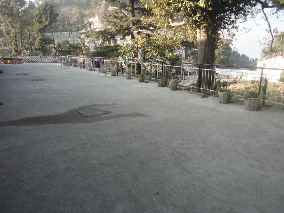 Hotel Walnut Grove Masuri Exterior foto