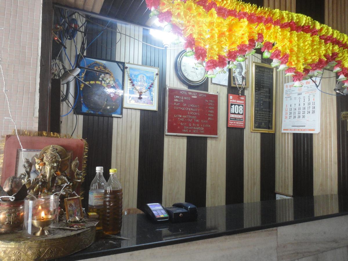 Hotel Walnut Grove Masuri Exterior foto